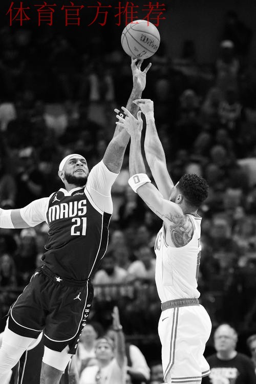 加福德出战13分钟,投篮1中1得到2分2篮板2助攻1抢断1盖帽 加福德出战13分钟,投篮1中1得到2分2篮板2助攻1抢断1盖帽