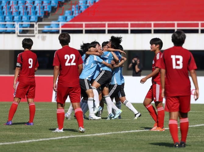 历城二中夺冠,高校现场“抢人” 历城二中夺冠,高校现场“抢人”